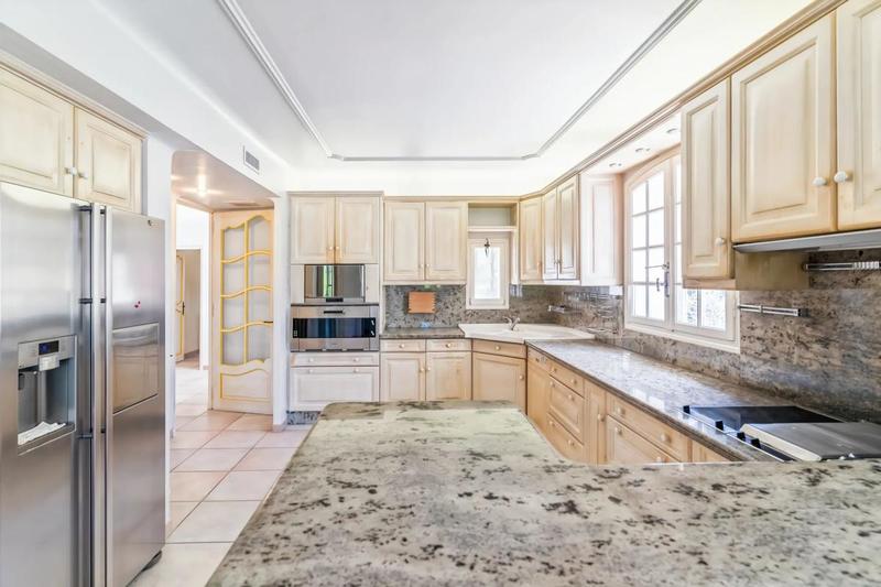 Maison - 500 m² - 8 pièces