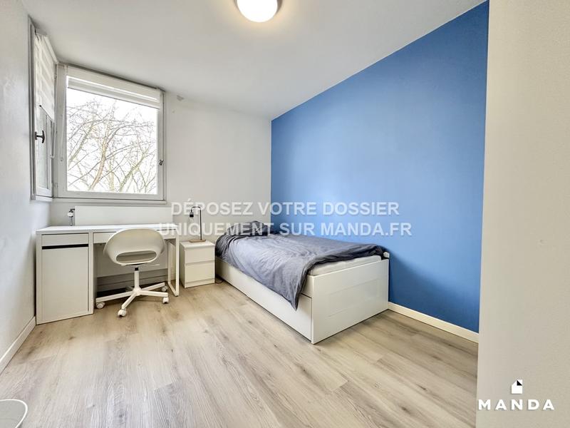 Chambre - 10 m² - 5 pièces