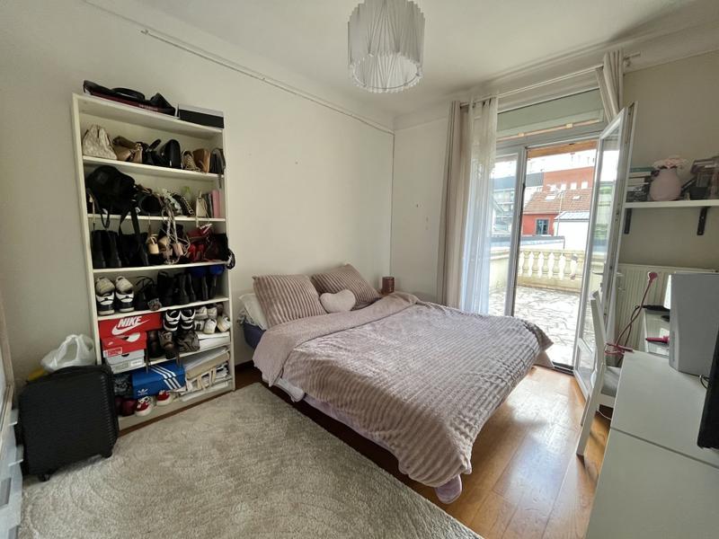 Maison - 230 m² - 10 pièces