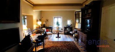 Maison - 294 m² - 12 pièces