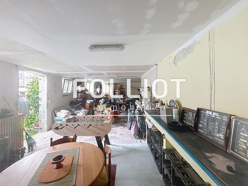 Maison - 200 m² - 14 pièces