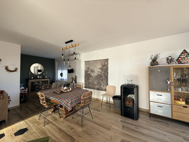 Maison traditionnelle - 166 m² - 9 pièces