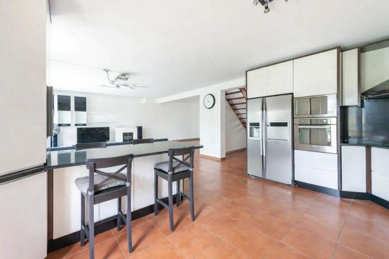 Maison - 200 m² - 8 pièces