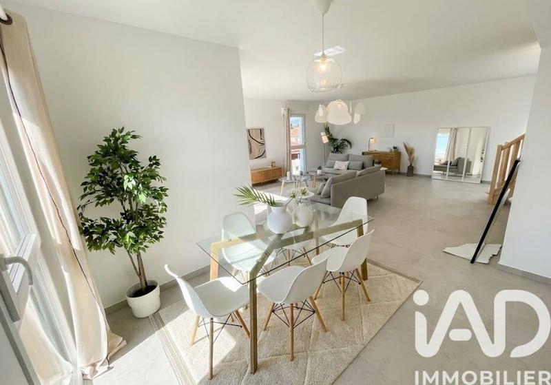 Appartement - 94 m² - 4 pièces