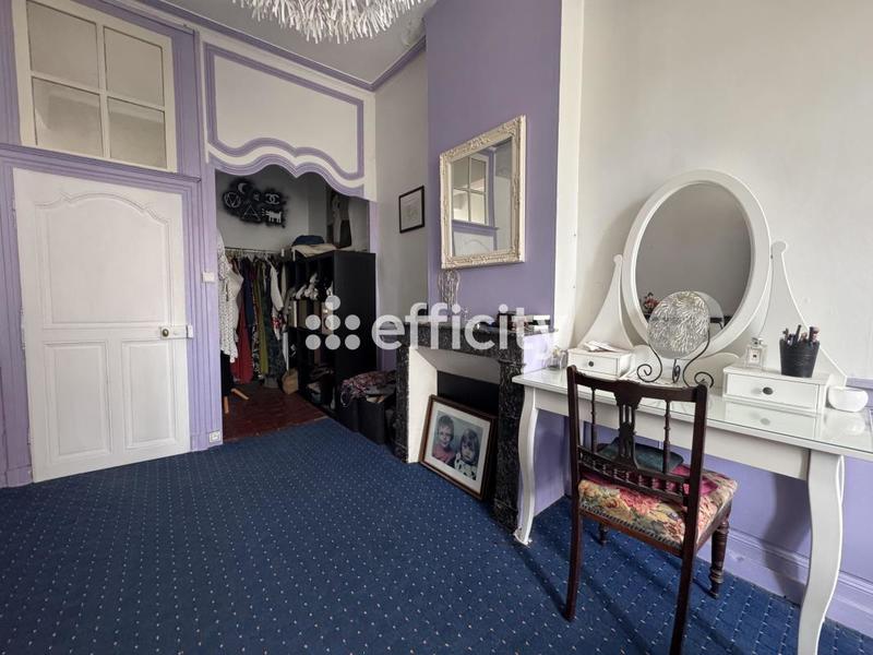 Maison - 250 m² - 11 pièces