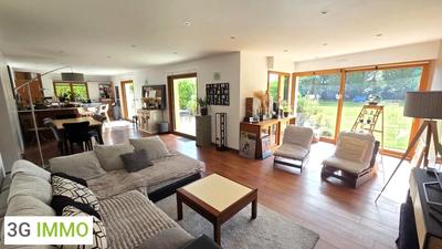 Maison contemporaine - 223 m² - 9 pièces