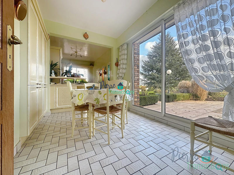 Maison traditionnelle - 199 m² - 6 pièces