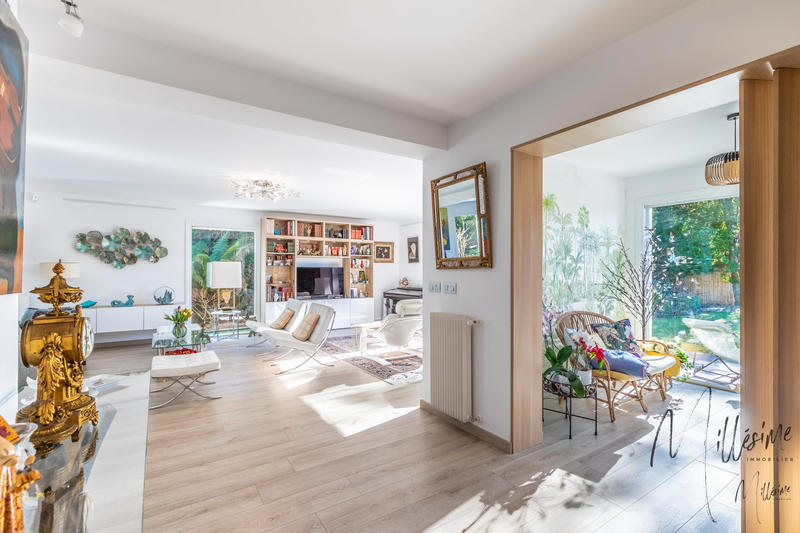 Maison - 180 m² - 7 pièces