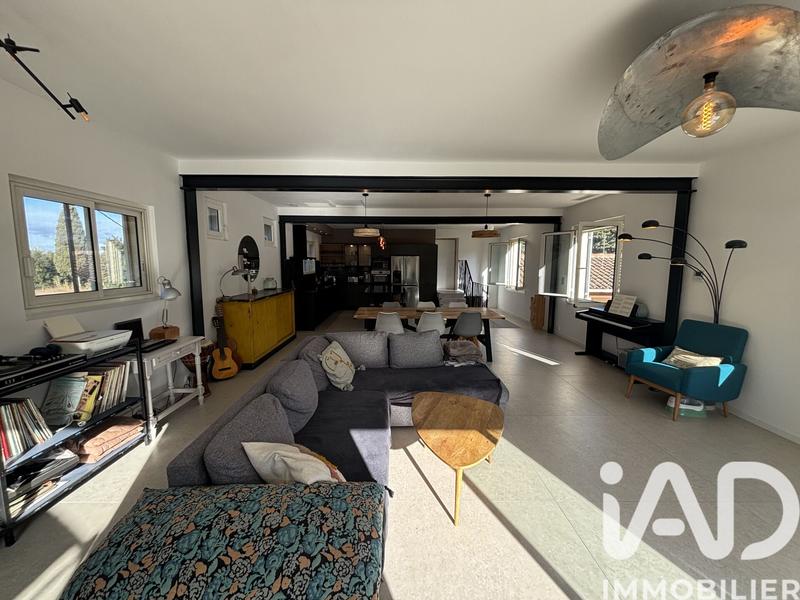 Maison - 233 m² - 6 pièces