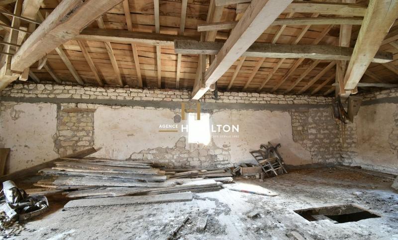 Corps de ferme - 606 m² - 16 pièces