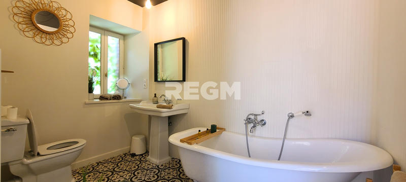 Villa - 320 m² - 13 pièces