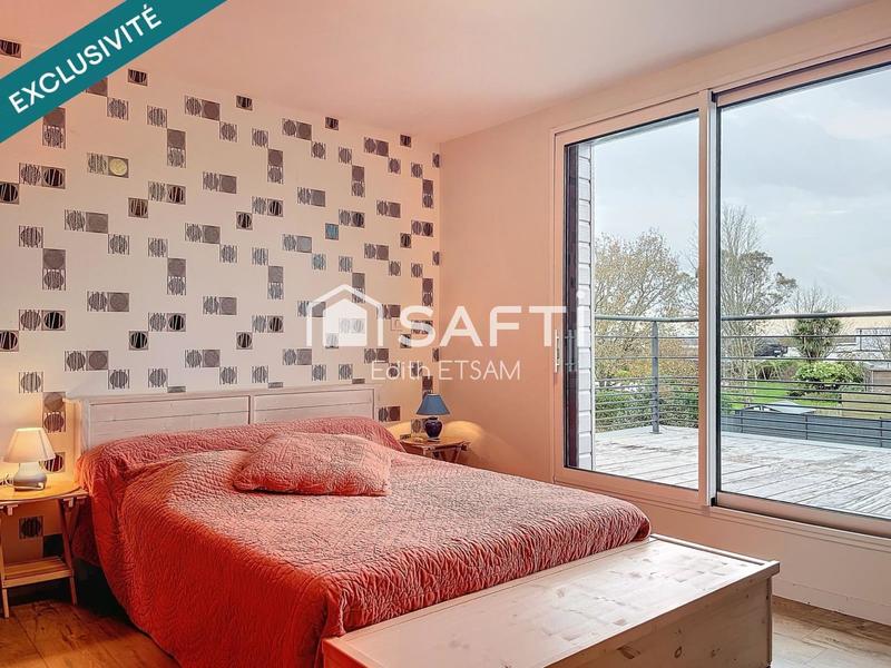 Maison - 220 m² - 8 pièces