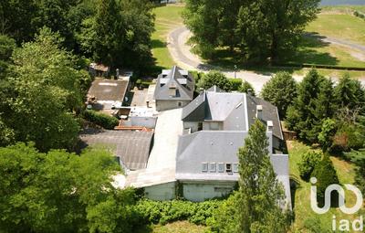 Maison - 900 m² - 7 pièces