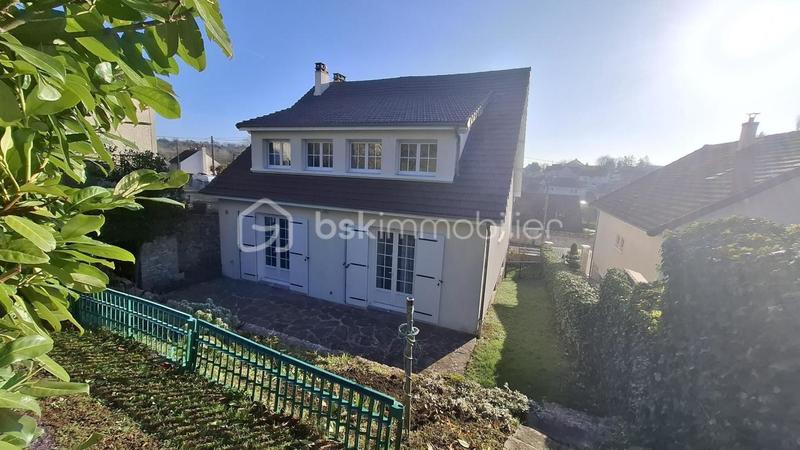 Maison - 192 m² - 9 pièces