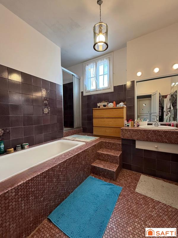 Maison - 122 m² - 5 pièces