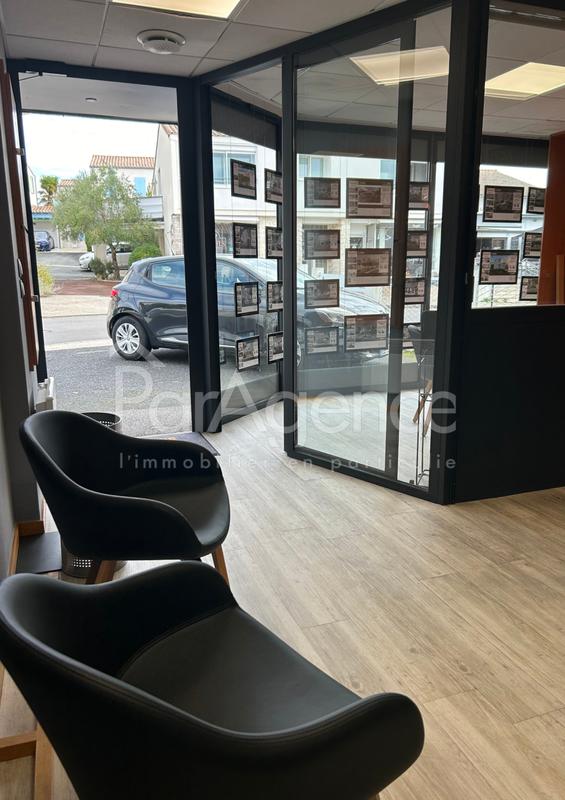 Local commercial - 146 m² - 7 pièces