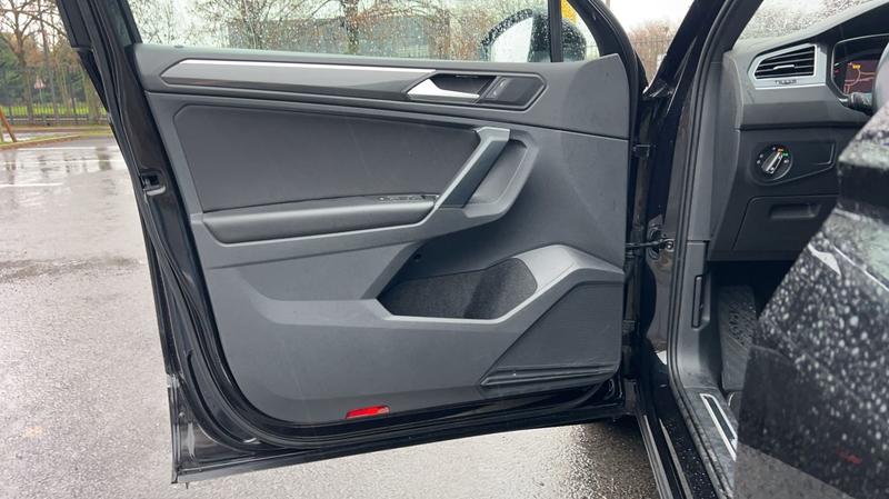 Volkswagen Tiguan II 2.0 Tdi 150 Dsg7 R-Line