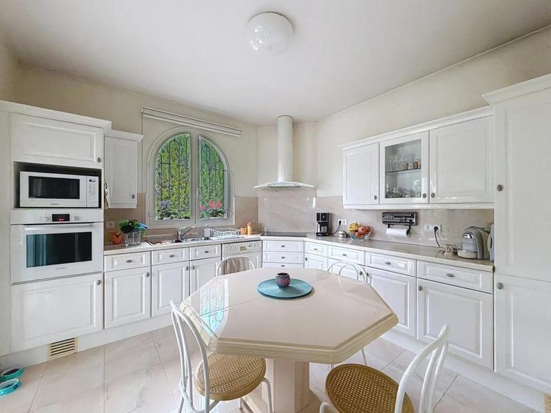 Villa - 171 m² - 6 pièces