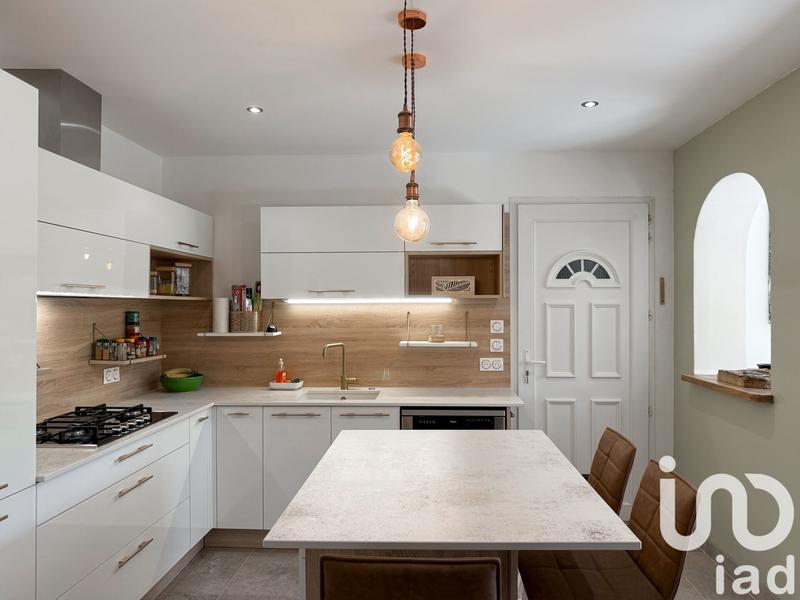 Maison - 297 m² - 10 pièces