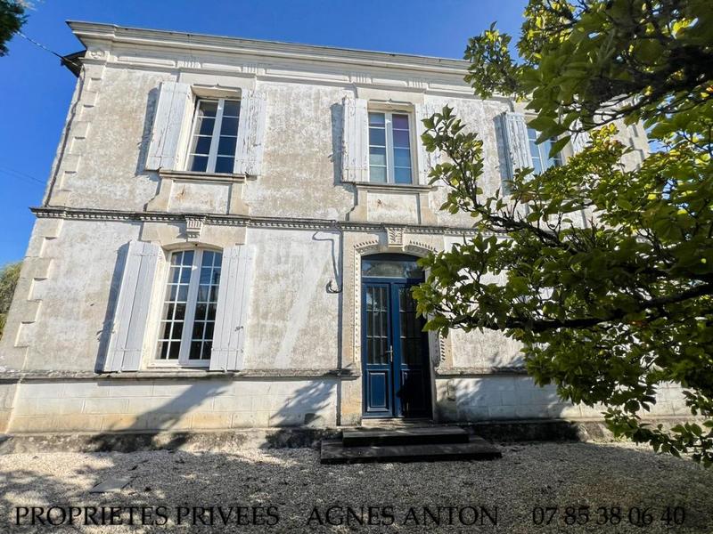 Maison - 225 m² - 8 pièces