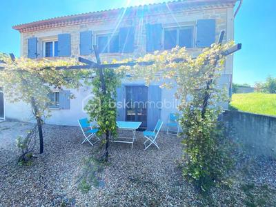 Propriété - 225 m² - 9 pièces