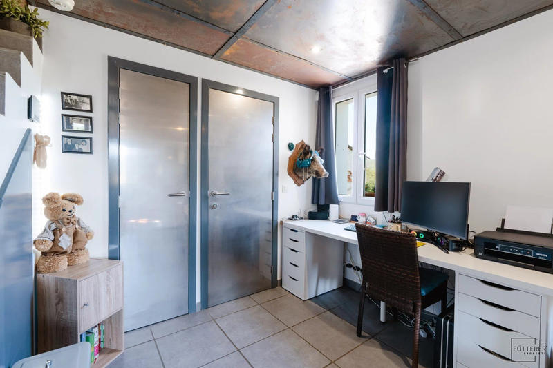 Maison - 355 m² - 12 pièces