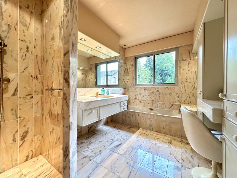 Maison de maîtres - 424 m² - 16 pièces