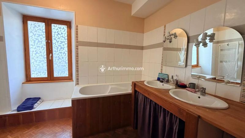 Maison - 160 m² - 6 pièces