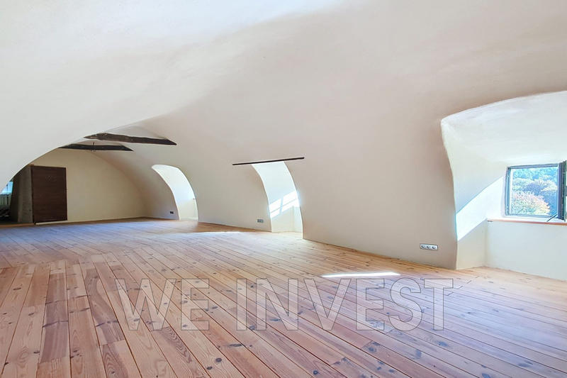 Propriété - 475 m²