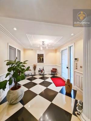 Maison - 230 m² - 7 pièces