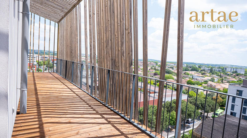 Appartement - 102 m² - 5 pièces