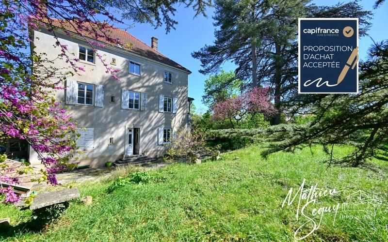 Propriété - 498 m² - 18 pièces