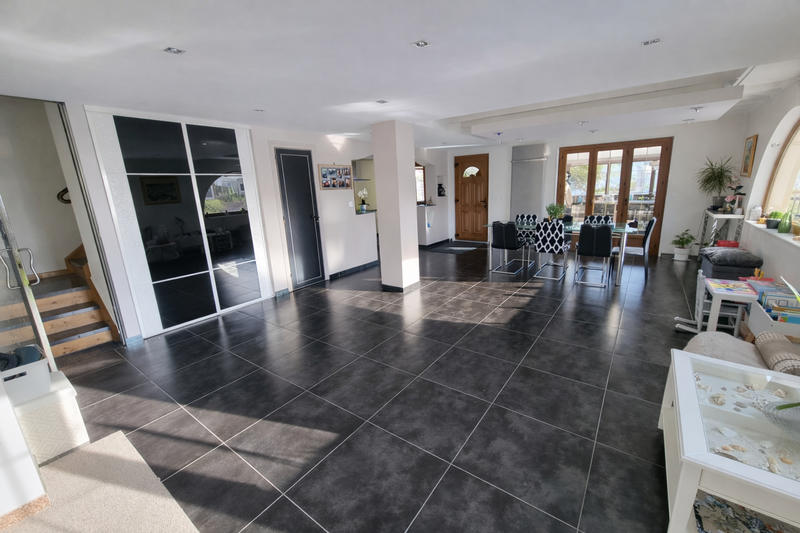 Maison - 174 m² - 6 pièces