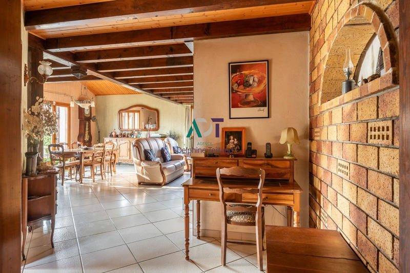 Maison - 187 m² - 8 pièces