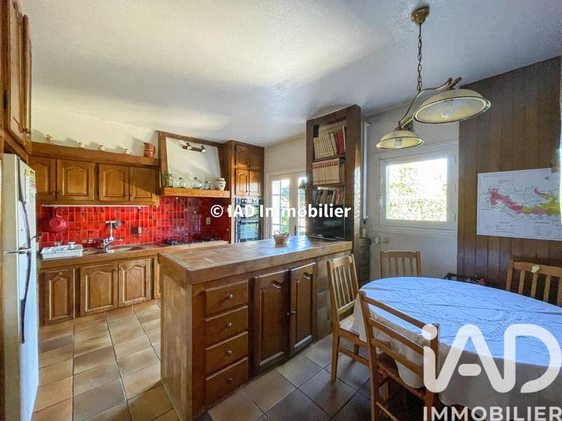 Maison - 218 m² - 9 pièces