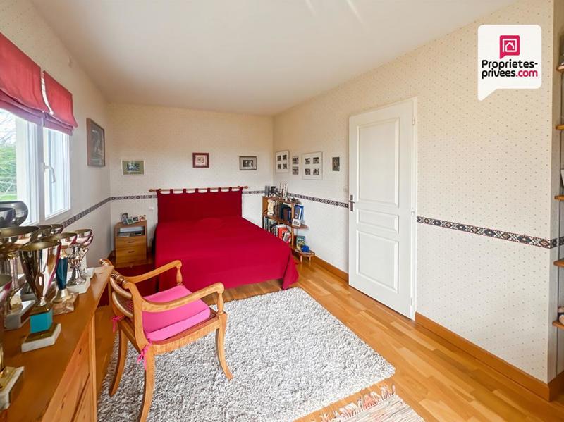 Maison - 221 m² - 8 pièces