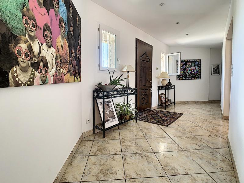 Villa - 184 m² - 6 pièces