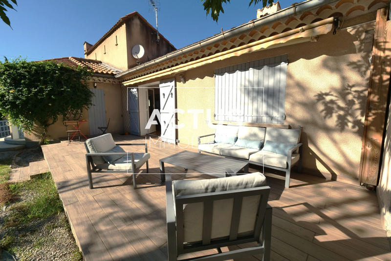 Maison - 214 m² - 6 pièces