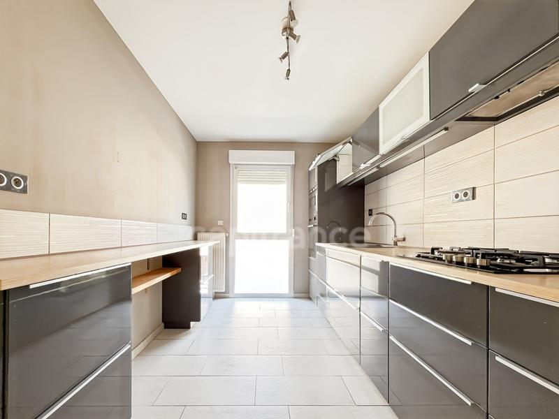 Maison - 104 m² - 6 pièces