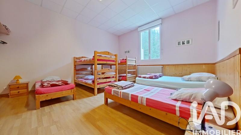 Maison - 891 m² - 15 pièces