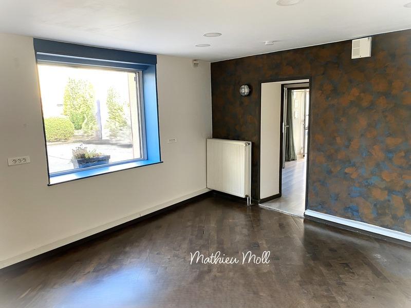 Local commercial - 67 m² - 4 pièces