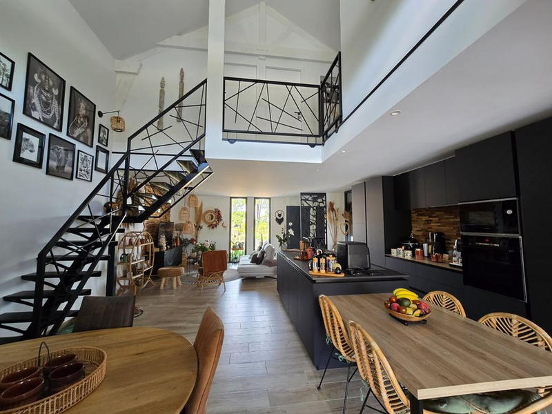 Maison - 122 m² - 5 pièces