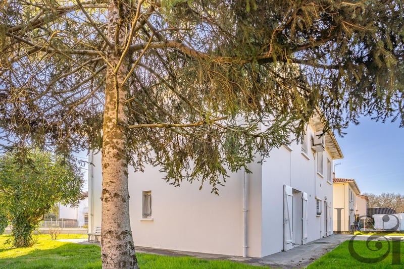 Maison - 162 m² - 8 pièces