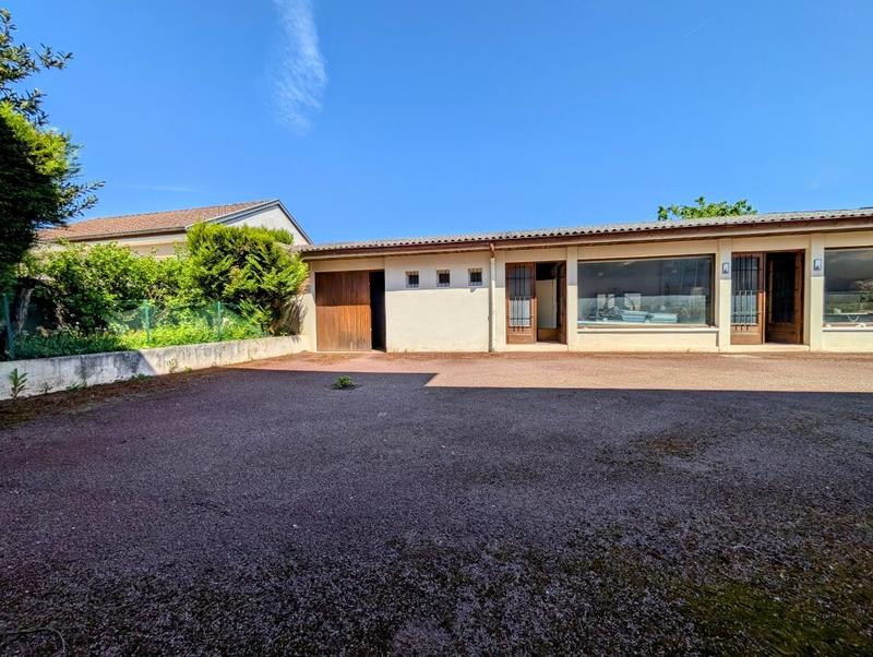 Maison - 232 m² - 8 pièces