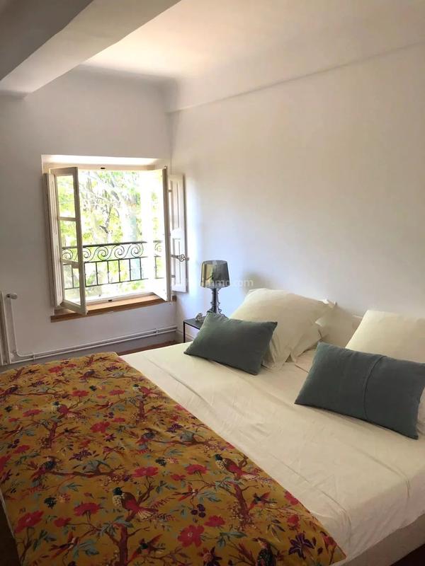 Maison - 433 m² - 15 pièces