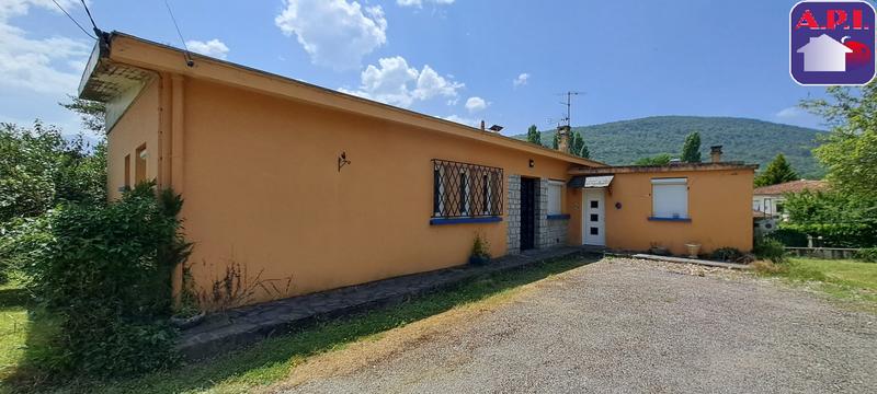 Maison - 220 m² - 8 pièces