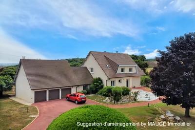 Maison - 240 m² - 6 pièces