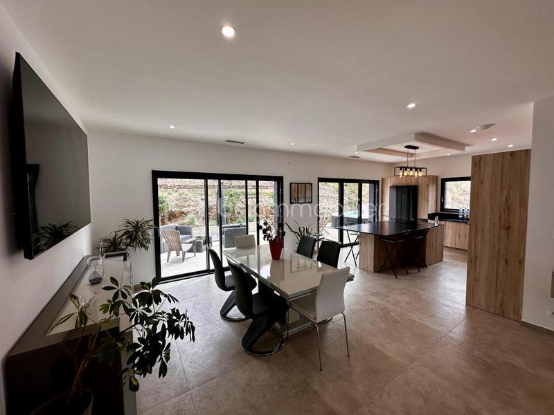 Villa - 228 m² - 4 pièces