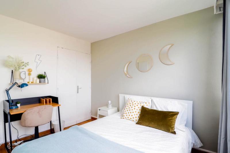 Chambre - 10 m² - 4 pièces