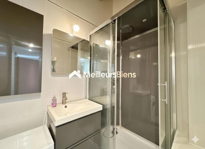 Studio - 25 m² - 1 pièce